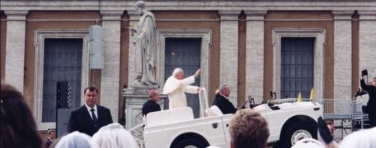 412 pope mobile.jpg (42548 bytes)